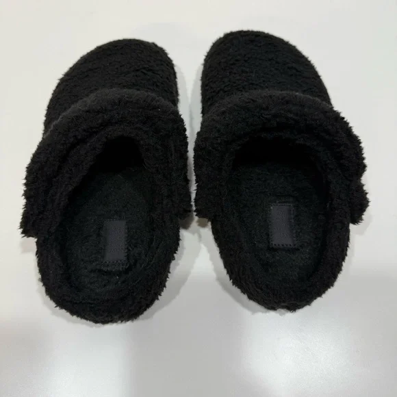 Crocs Classic Cozzzy Slippers - Picture 9 of 11